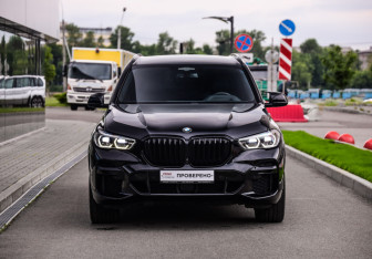 Подержанный автомобиль BMW X5 2021 года (4 фото)