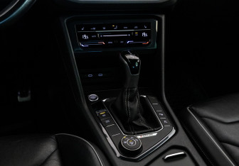 Подержанный автомобиль Volkswagen Tiguan 2021 года (12 фото)