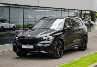 Подержанный автомобиль BMW X5 2021 года (3 фото)