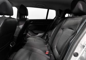 Подержанный автомобиль Renault Megane Wagon 2016 года (12 фото)