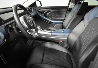 Подержанный автомобиль Voyah Free 2023 года (10 фото)