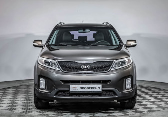 Подержанный автомобиль Kia Sorento 2013 года (2 фото)