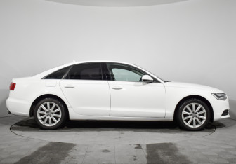 Подержанный автомобиль Audi A6 Sedan 2011 года (4 фото)