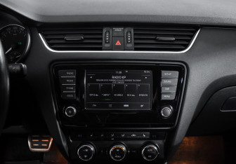Подержанный автомобиль Skoda Octavia Liftback 2016 года (16 фото)