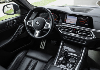 Подержанный автомобиль BMW X6 2020 года (13 фото)