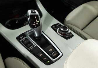 Подержанный автомобиль BMW X3 2010 года (18 фото)