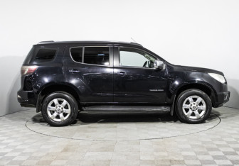 Подержанный автомобиль Chevrolet TrailBlazer 2014 года (4 фото)
