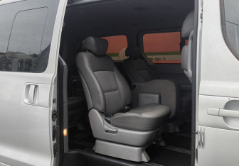 Подержанный автомобиль Hyundai Grand Starex 2008 года (12 фото)