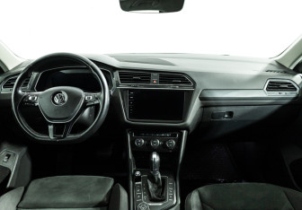 Подержанный автомобиль Volkswagen Tiguan 2017 года (13 фото)