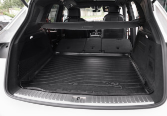 Подержанный автомобиль Porsche Cayenne 2018 года (38 фото)