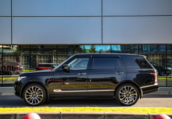 Подержанный автомобиль Land Rover Range Rover 2016 года (6 фото)