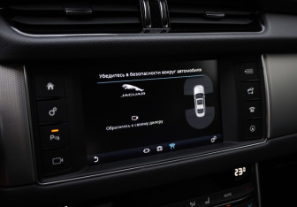 Подержанный автомобиль Jaguar XF Sedan 2016 года (23 фото)