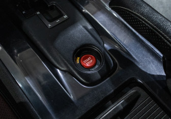 Подержанный автомобиль Nissan GT-R 2011 года (16 фото)