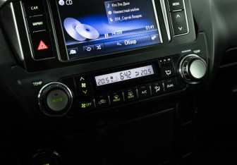 Подержанный автомобиль Toyota Land Cruiser Prado 2013 года (16 фото)