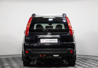 Подержанный автомобиль Nissan X-Trail 2008 года (6 фото)