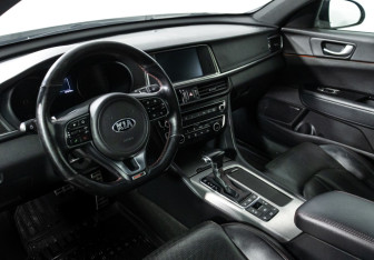 Подержанный автомобиль Kia Optima Sedan 2016 года (11 фото)