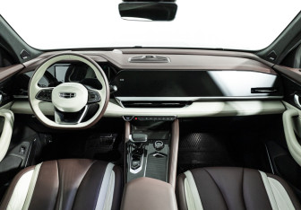 Подержанный автомобиль Geely Monjaro 2023 года (13 фото)