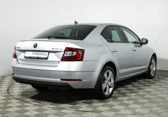 Подержанный автомобиль Skoda Octavia Liftback 2019 года (5 фото)