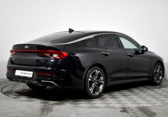 Подержанный автомобиль Kia K5 2020 года (5 фото)