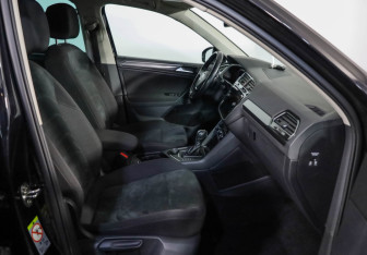 Подержанный автомобиль Volkswagen Tiguan 2019 года (26 фото)