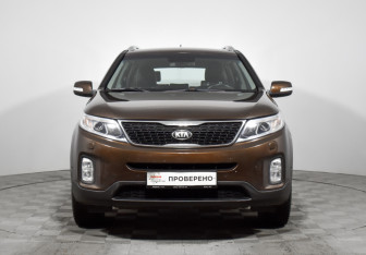 Подержанный автомобиль Kia Sorento 2015 года (2 фото)