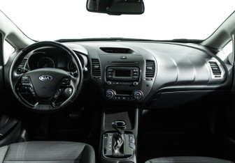 Подержанный автомобиль Kia Cerato Sedan 2018 года (13 фото)