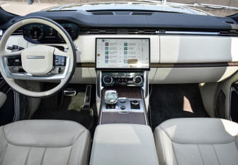 Подержанный автомобиль Land Rover Range Rover 2022 года (16 фото)