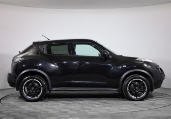 Подержанный автомобиль Nissan Juke 2011 года (4 фото)