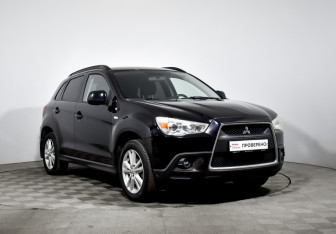 Подержанный автомобиль Mitsubishi ASX 2011 года (3 фото)