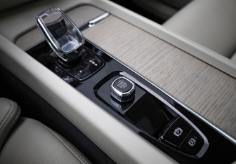 Подержанный автомобиль Volvo XC60 2021 года (18 фото)