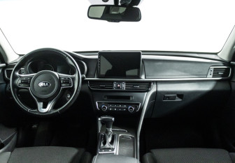 Подержанный автомобиль Kia Optima Sedan 2017 года (13 фото)