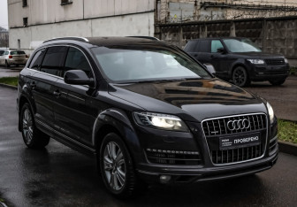 Подержанный автомобиль Audi Q7 2012 года (4 фото)