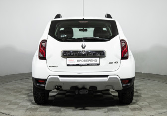 Подержанный автомобиль Renault Duster 2016 года (6 фото)