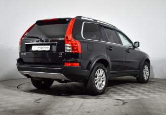 Подержанный автомобиль Volvo XC90 2011 года (5 фото)
