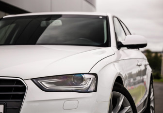 Подержанный автомобиль Audi A4 Sedan 2014 года (2 фото)