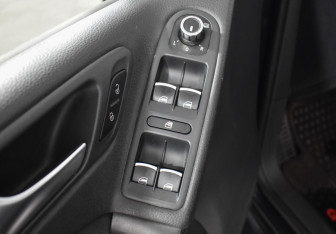 Подержанный автомобиль Volkswagen Golf Hatchback 2011 года (18 фото)