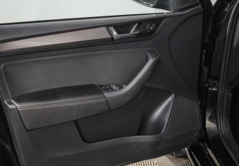Подержанный автомобиль Skoda Rapid Liftback 2018 года (18 фото)