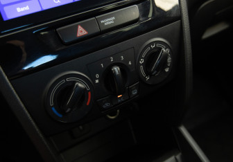 Подержанный автомобиль Suzuki Vitara 2015 года (18 фото)
