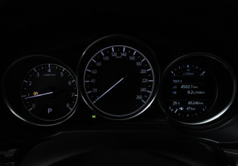 Подержанный автомобиль Mazda CX-5 2017 года (12 фото)