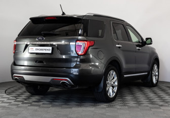 Подержанный автомобиль Ford Explorer 2017 года (6 фото)