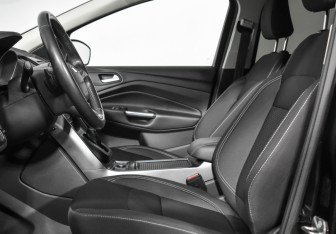 Подержанный автомобиль Ford Kuga 2017 года (11 фото)