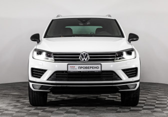 Подержанный автомобиль Volkswagen Touareg 2017 года (2 фото)