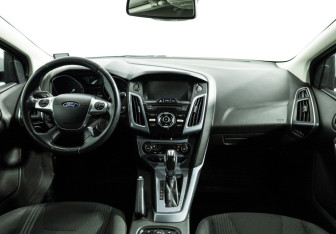 Подержанный автомобиль Ford Focus Hatchback 2014 года (13 фото)