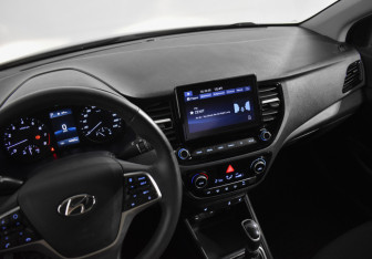 Подержанный автомобиль Hyundai Solaris Sedan 2022 года (14 фото)