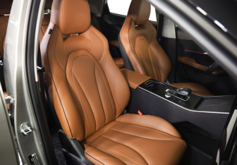 Подержанный автомобиль Omoda C5 2023 года (23 фото)