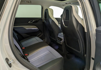 Новый Hongqi HS3 2024 (12 фото)