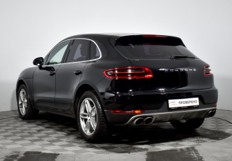 Подержанный автомобиль Porsche Macan 2017 года (7 фото)