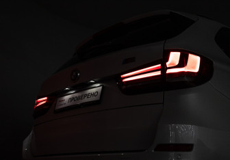 Подержанный автомобиль BMW X5 2017 года (38 фото)