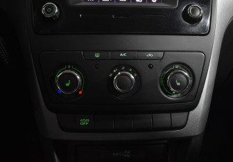 Подержанный автомобиль Skoda Yeti 2017 года (15 фото)