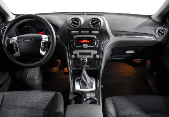 Подержанный автомобиль Ford Mondeo Sedan 2008 года (14 фото)